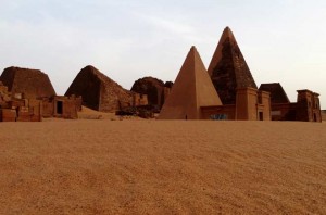 Meroe pyramiderna
